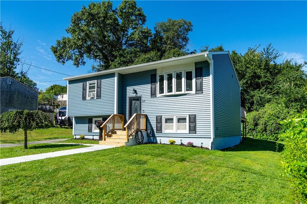 Single Family Residence at 37 Revere Avenue, West Warwick, photo 3 of 41