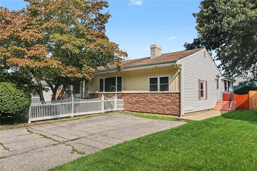 Single Family Residence at 22 Baldino Drive, Cranston, photo 3 of 41