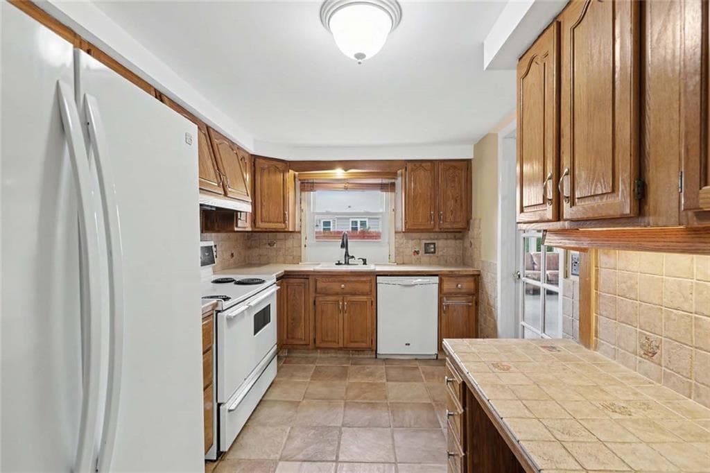 Single Family Residence at 22 Baldino Drive, Cranston, photo 21 of 41