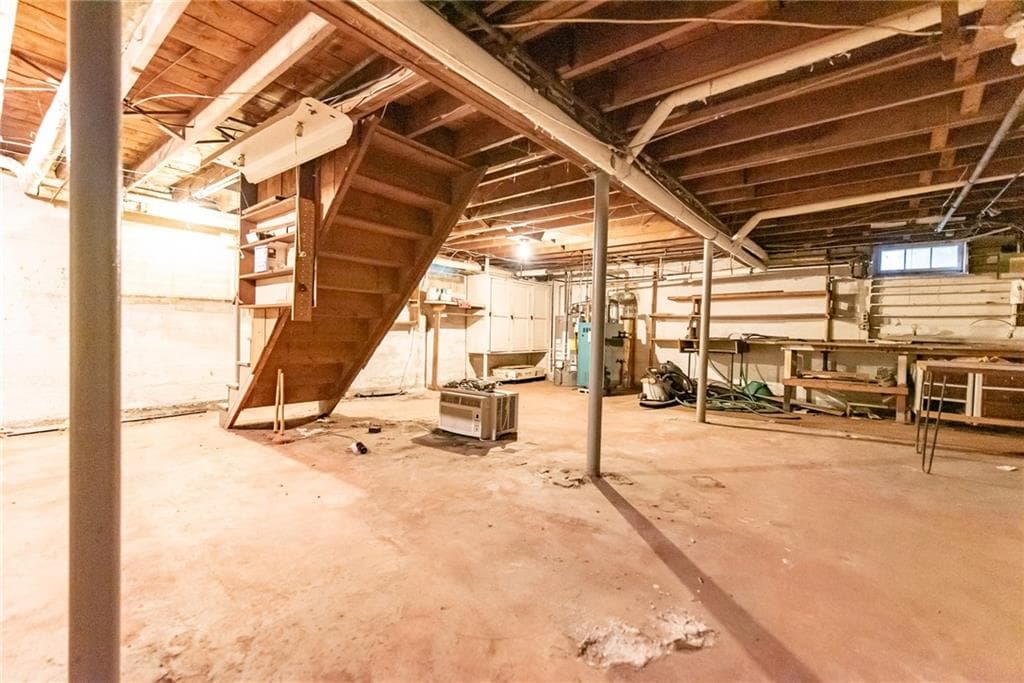 Single Family Residence at 28 Hayward Road, Warwick, photo 26 of 27
