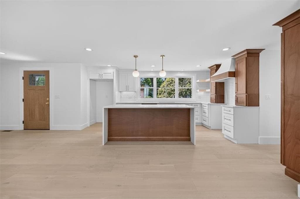 Single Family Residence at 4 Helena Way, Johnston, photo 2 of 10