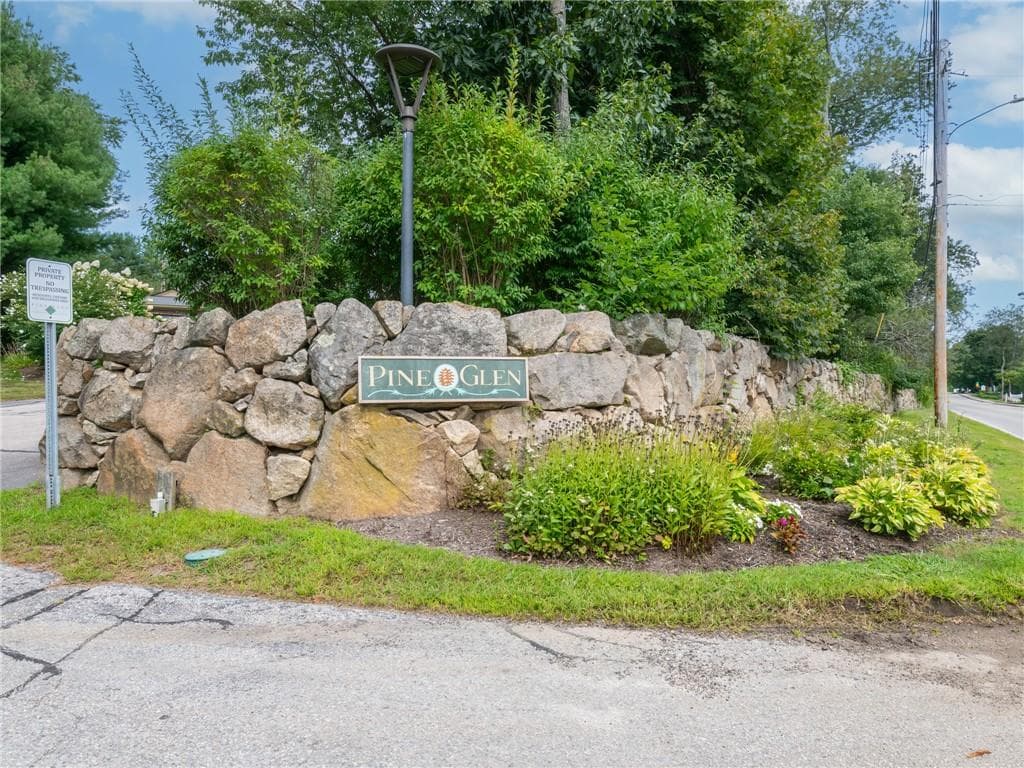 Condominium at 141 Pine Glen Drive, East Greenwich, photo 32 of 32