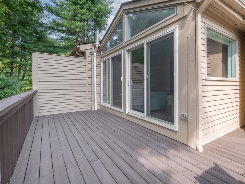 Condominium at 141 Pine Glen Drive, East Greenwich, photo 30 of 32