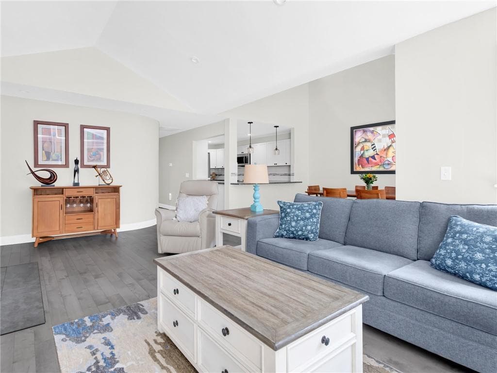 Condominium at 141 Pine Glen Drive, East Greenwich, photo 10 of 32