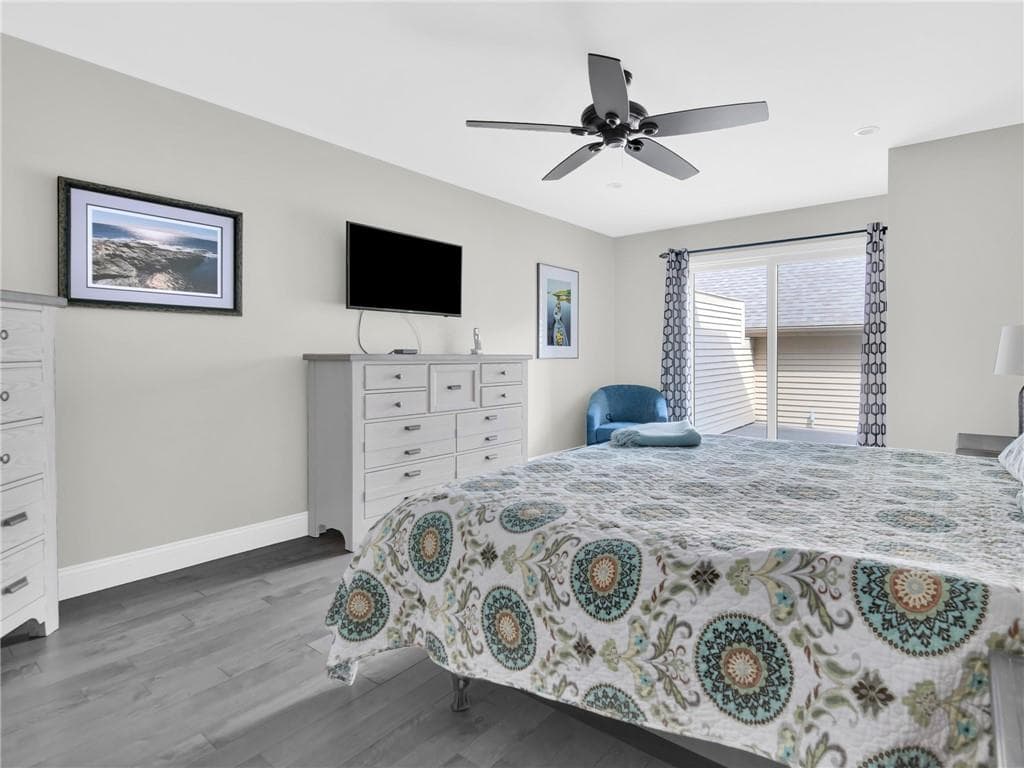 Condominium at 141 Pine Glen Drive, East Greenwich, photo 15 of 32