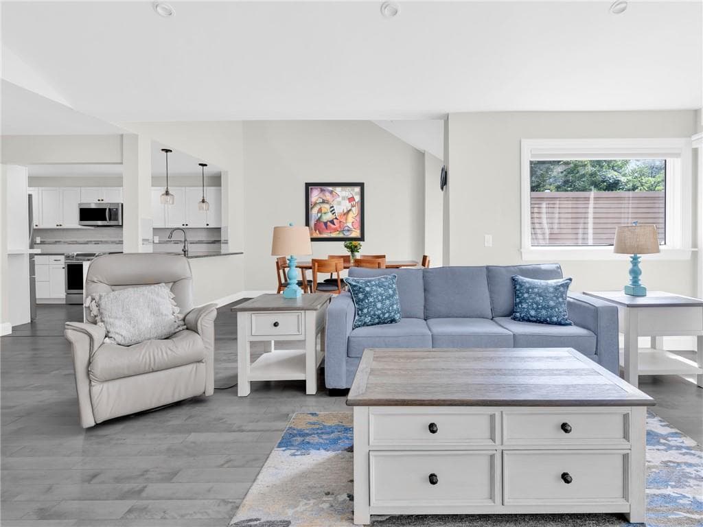 Condominium at 141 Pine Glen Drive, East Greenwich, photo 11 of 32