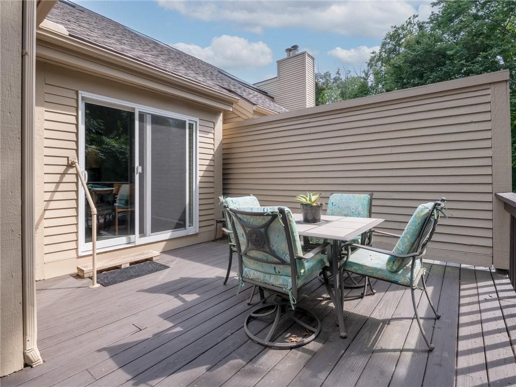 Condominium at 141 Pine Glen Drive, East Greenwich, photo 29 of 32