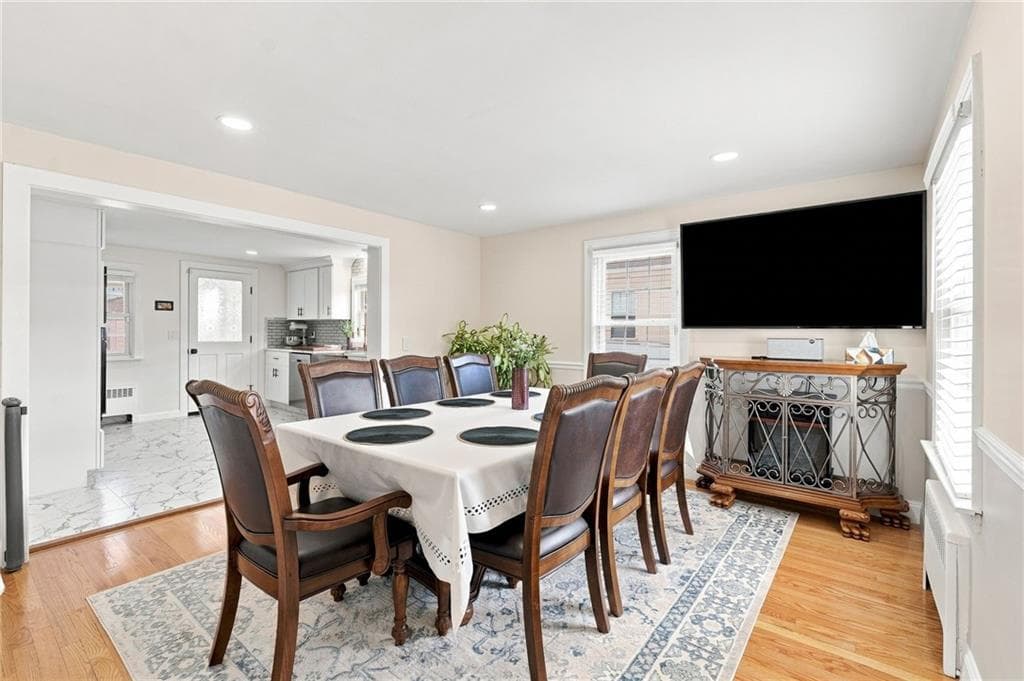 Single Family Residence at 71 Petteys Avenue, Providence, photo 17 of 46