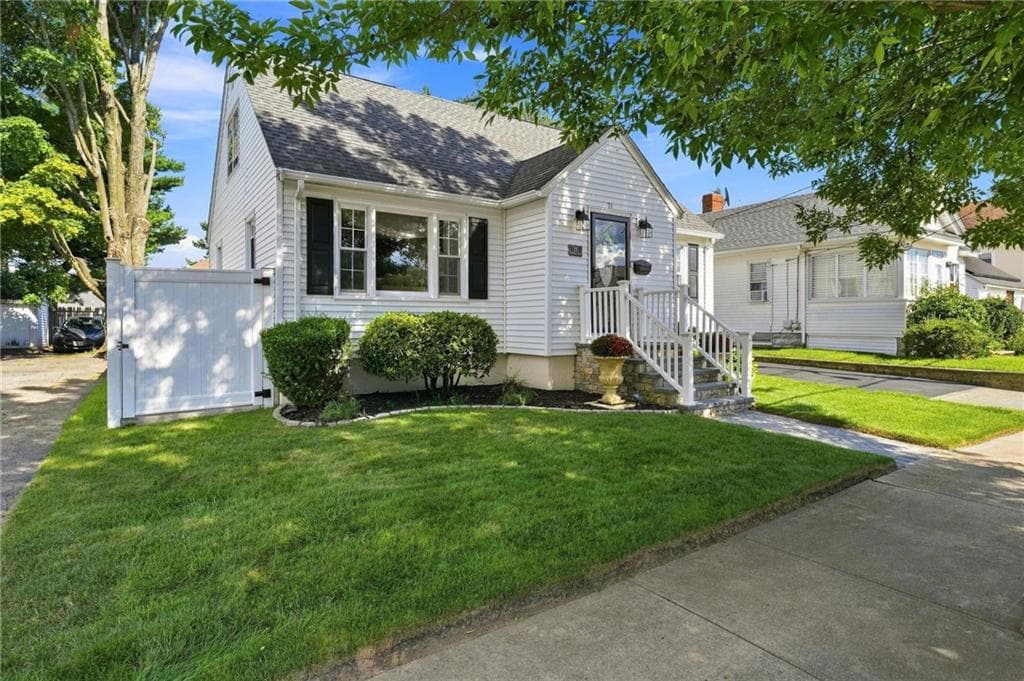 Single Family Residence at 71 Petteys Avenue, Providence, photo 3 of 46