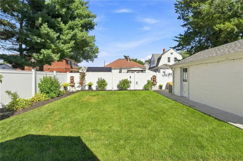 Single Family Residence at 71 Petteys Avenue, Providence, photo 36 of 46
