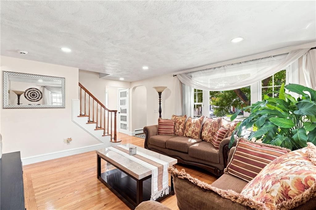 Single Family Residence at 71 Petteys Avenue, Providence, photo 5 of 46