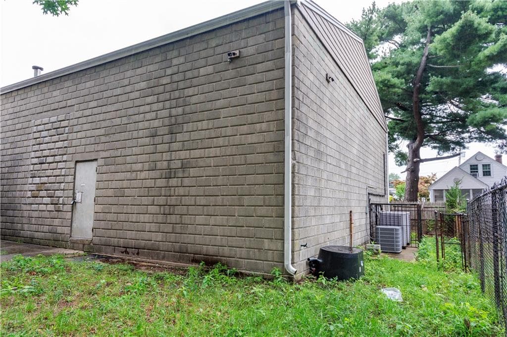 Commercial at 457 461 Douglas Avenue, Providence, photo 10 of 31