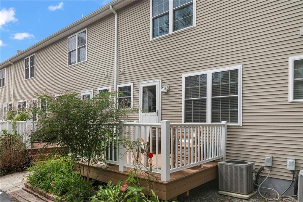 Condominium at 4 Unity Street, Pawtucket, photo 30 of 32