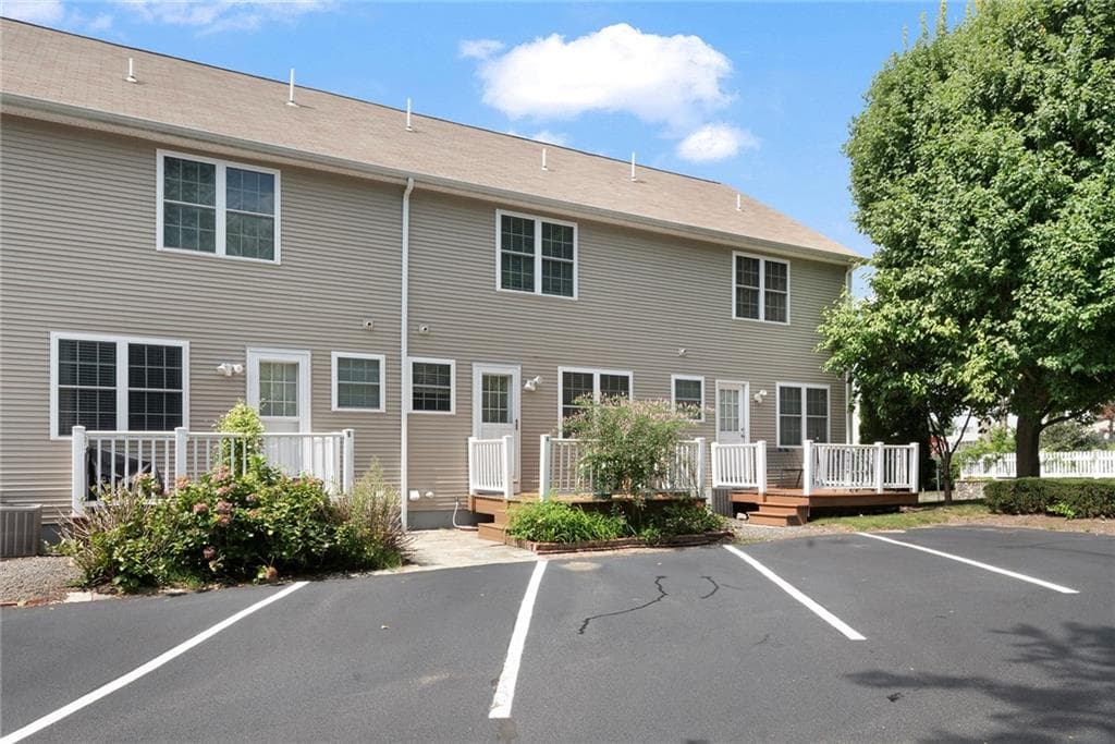 Condominium at 4 Unity Street, Pawtucket, photo 31 of 32