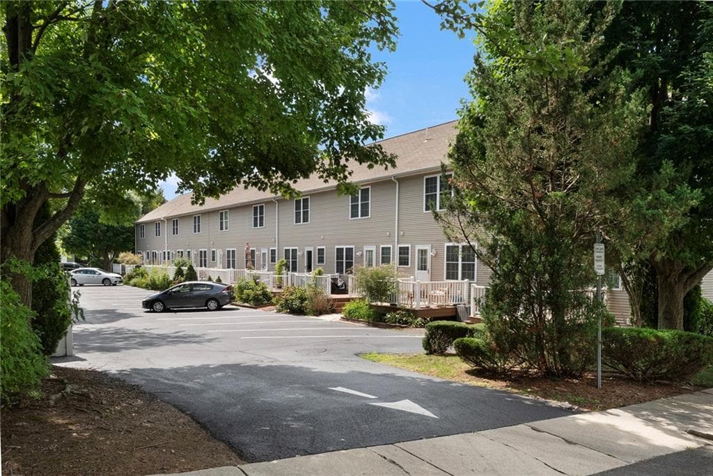 Condominium at 4 Unity Street, Pawtucket, photo 29 of 32