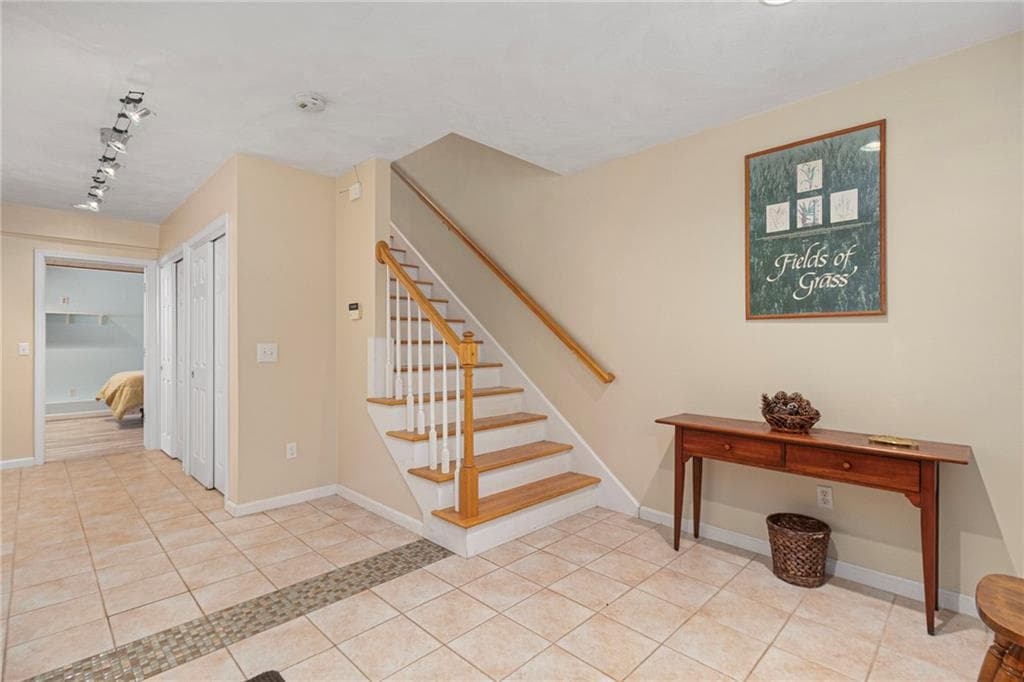 Condominium at 50 Abbott Run Valley Road UNIT 1929, Cumberland, photo 3 of 37