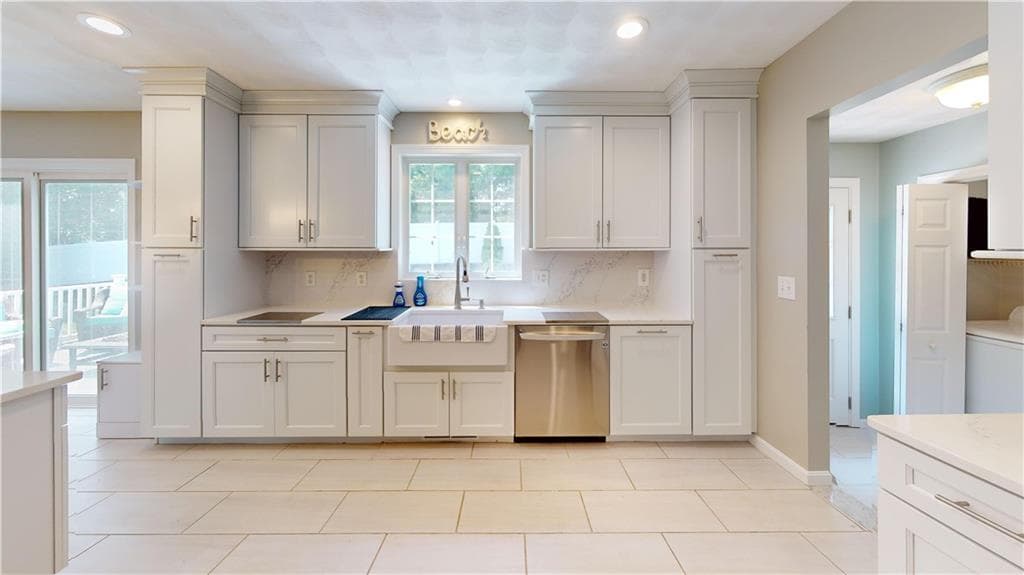 Single Family Residence at 10 Kiley Way, Coventry, photo 8 of 42