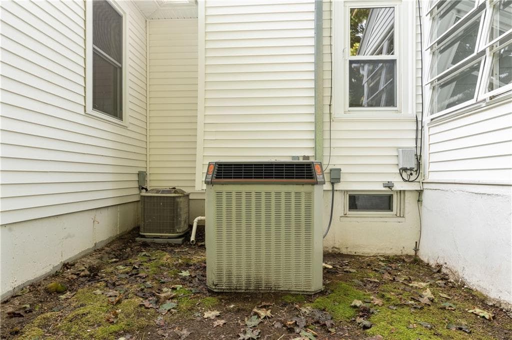 Single Family Residence at 241 Douglas Pike, Smithfield, photo 37 of 43