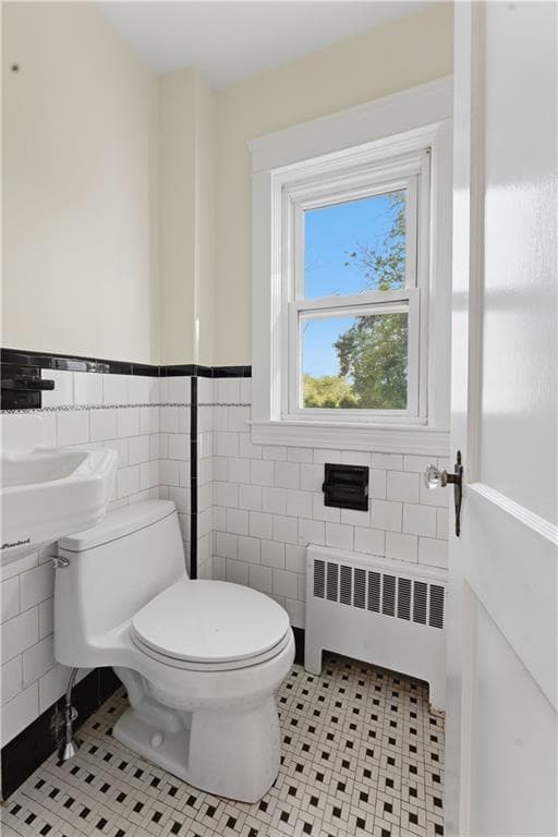 Single Family Residence at 241 Douglas Pike, Smithfield, photo 19 of 43