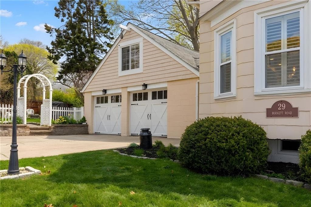 Single Family Residence at 29 Burnett Road, Warwick, photo 40 of 49