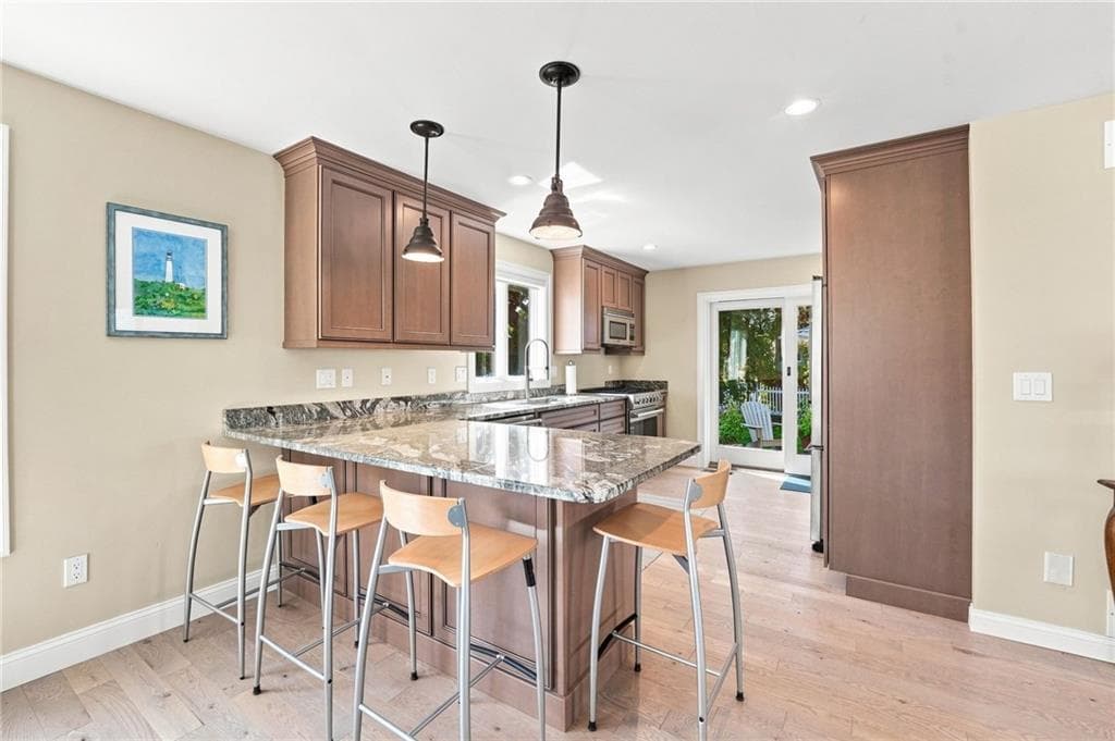 Single Family Residence at 39 Treasure Road, Narragansett, photo 13 of 33