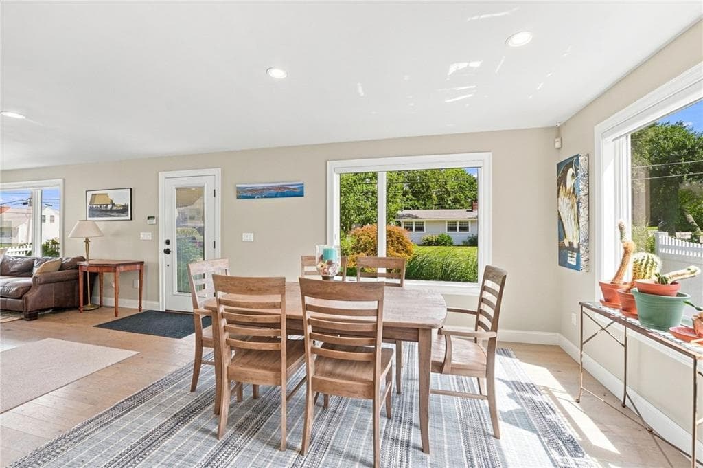 Single Family Residence at 39 Treasure Road, Narragansett, photo 16 of 33