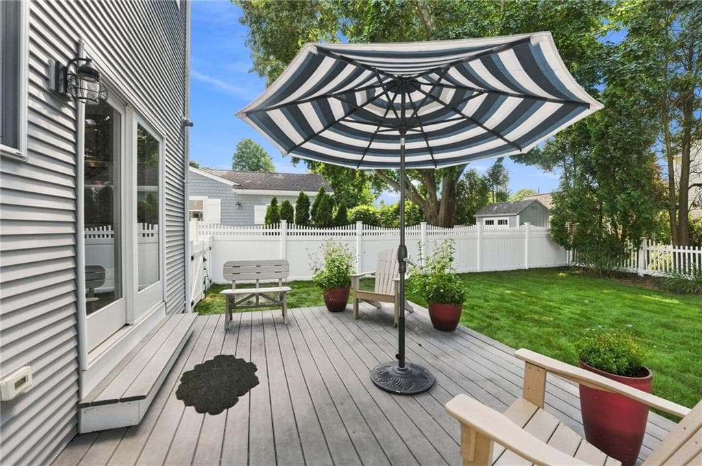 Single Family Residence at 39 Treasure Road, Narragansett, photo 7 of 33
