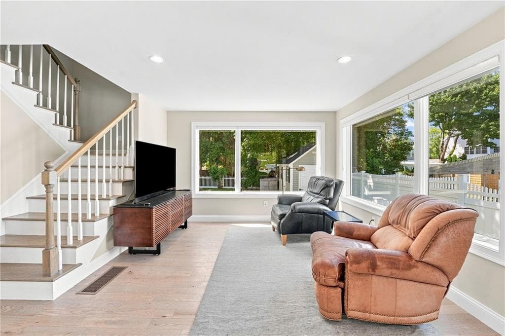 Single Family Residence at 39 Treasure Road, Narragansett, photo 20 of 33