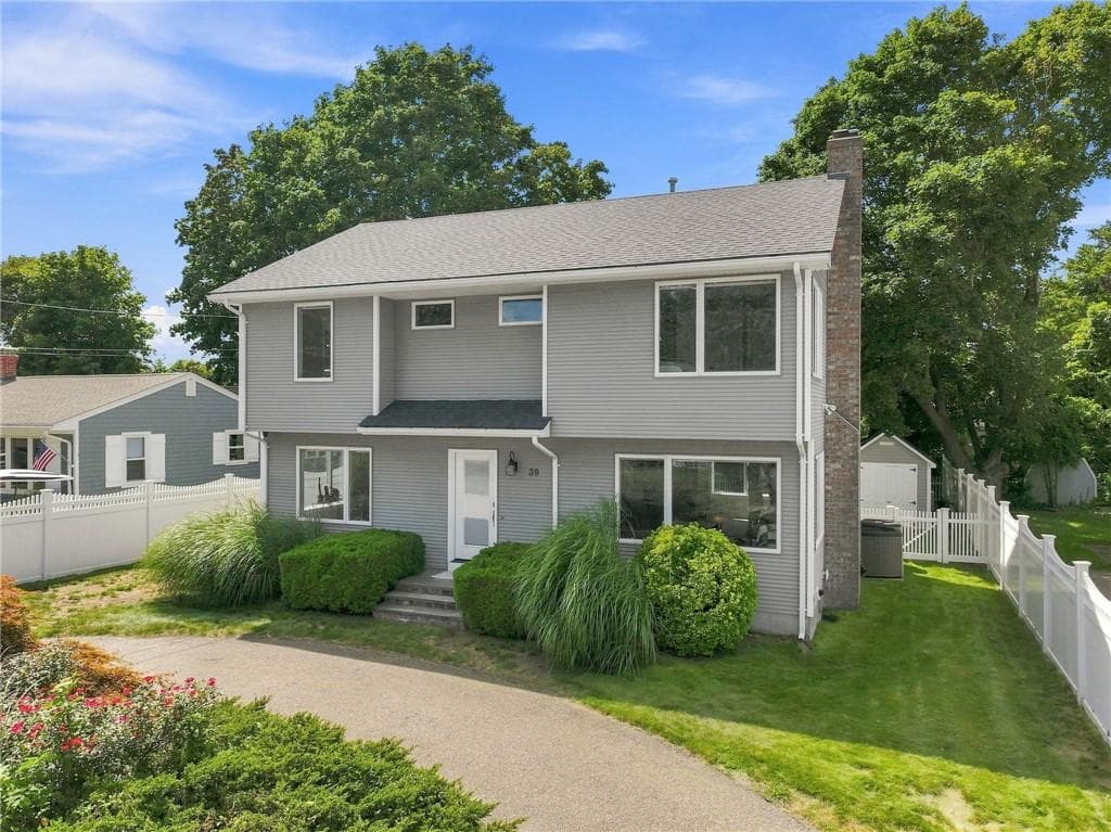 Single Family Residence at 39 Treasure Road, Narragansett, photo 4 of 33