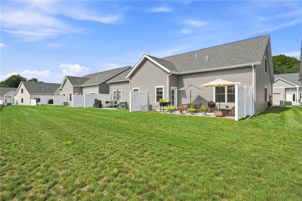 Condominium at 6 West Valley Circle, West Warwick, photo 43 of 45