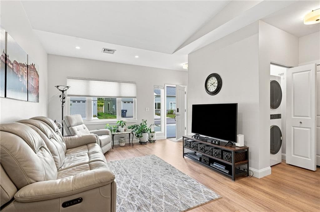 Condominium at 6 West Valley Circle, West Warwick, photo 7 of 45