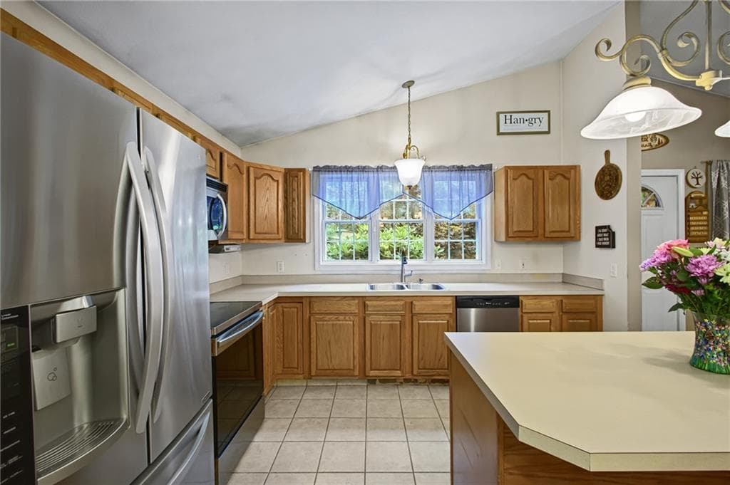 Single Family Residence at 163 Lake Washington Drive, Glocester, photo 6 of 50