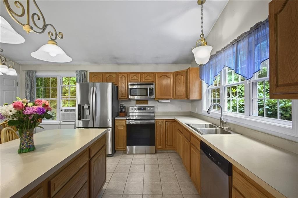 Single Family Residence at 163 Lake Washington Drive, Glocester, photo 7 of 50