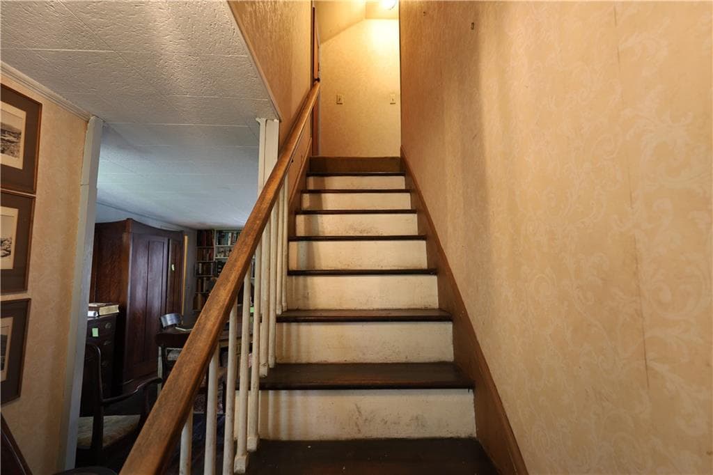 Single Family Residence at 77 Winter Street, South Kingstown, photo 13 of 17