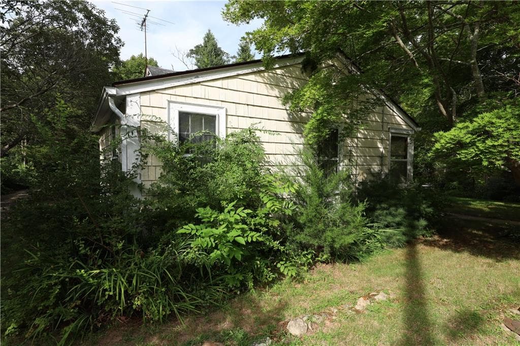 Single Family Residence at 77 Winter Street, South Kingstown, photo 4 of 17
