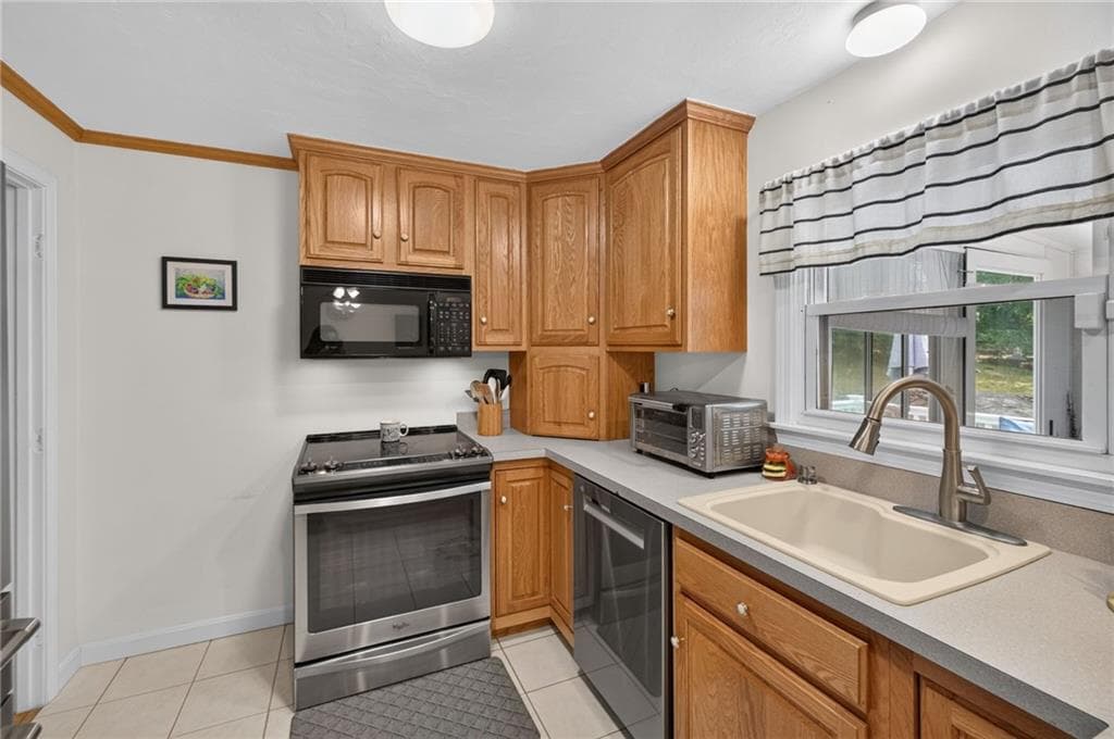 Single Family Residence at 797 Joslin Road, Burrillville, photo 9 of 50