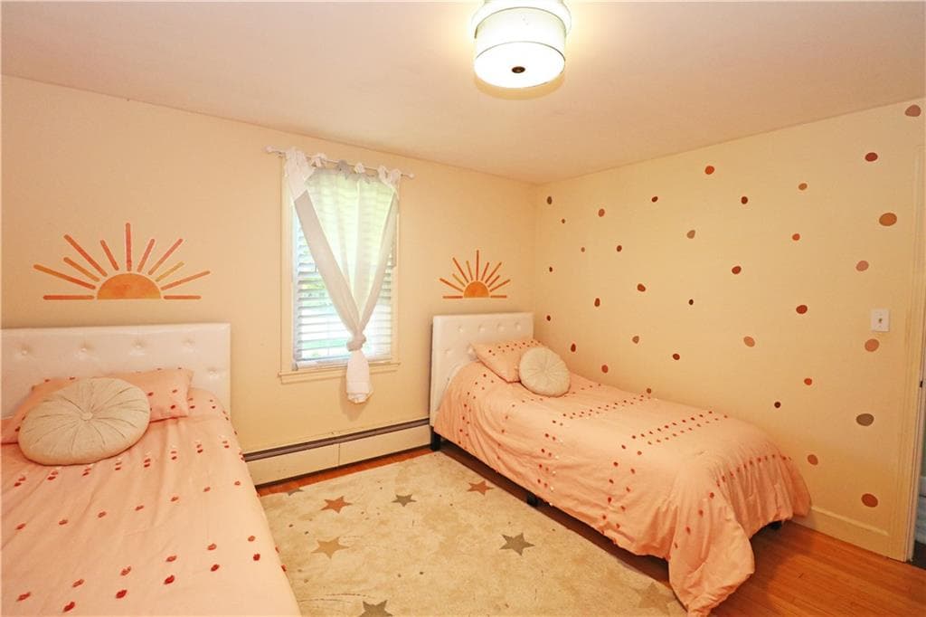 Single Family Residence at 5 North Drive, Middletown, photo 23 of 48
