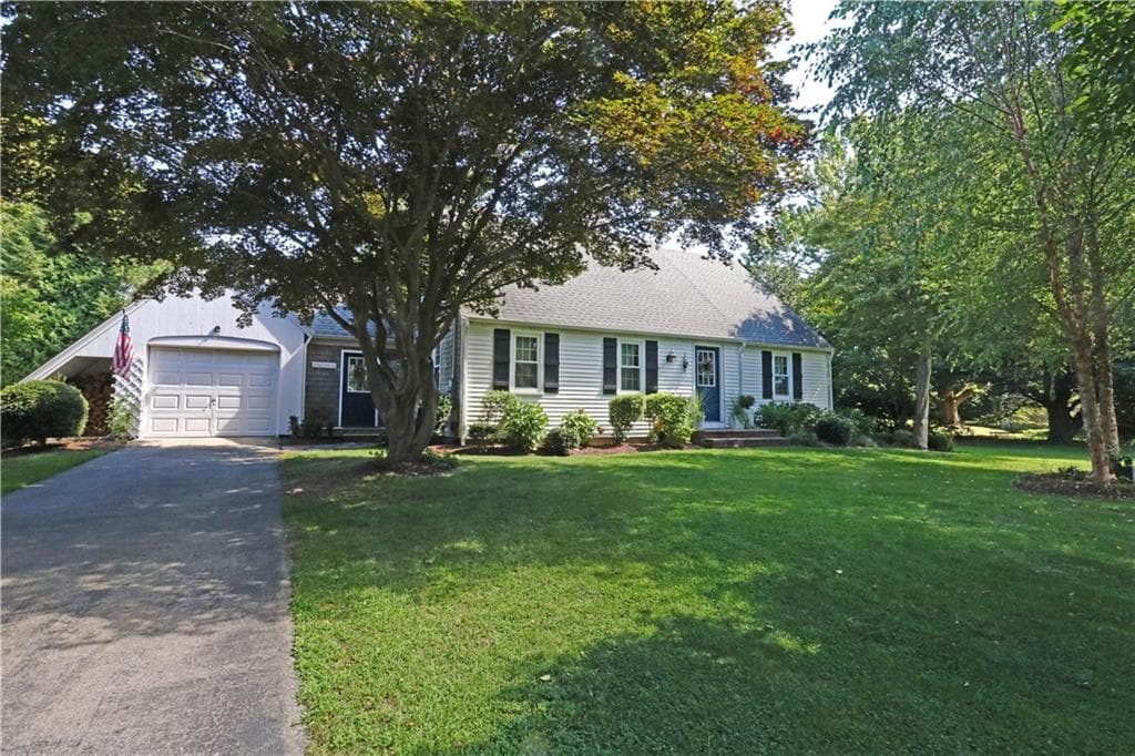 Single Family Residence at 5 North Drive, Middletown, photo 2 of 48