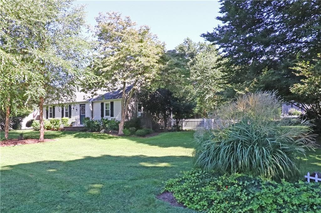 Single Family Residence at 5 North Drive, Middletown, photo 3 of 48
