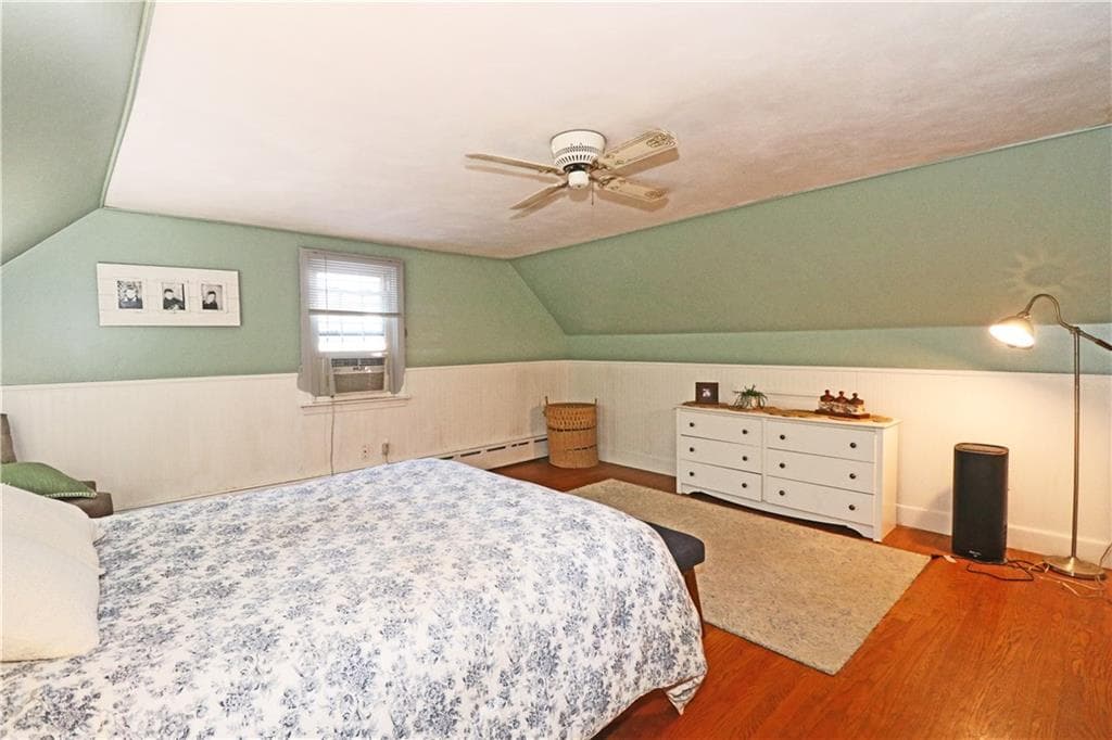 Single Family Residence at 5 North Drive, Middletown, photo 32 of 48