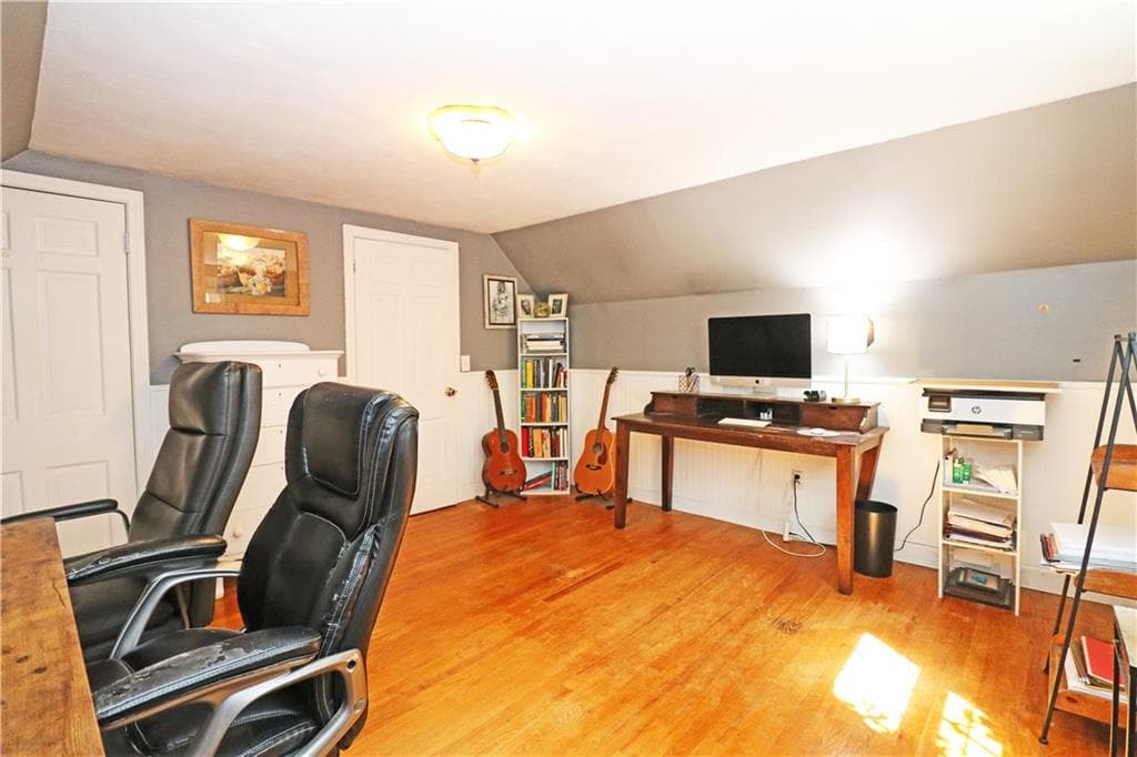 Single Family Residence at 5 North Drive, Middletown, photo 34 of 48