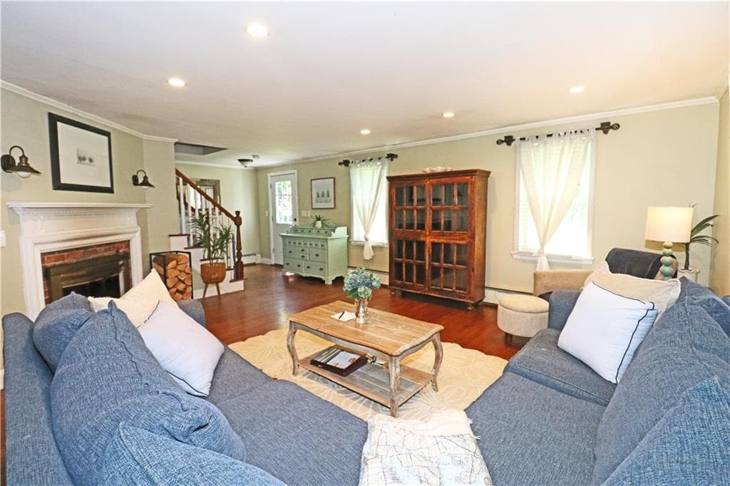 Single Family Residence at 5 North Drive, Middletown, photo 18 of 48