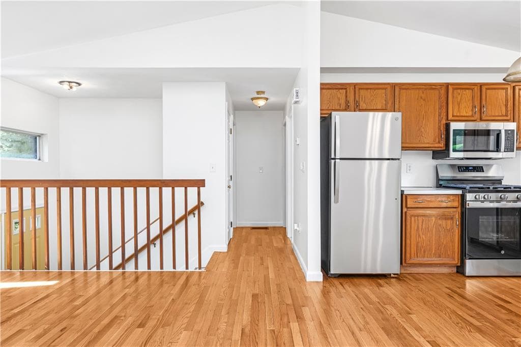 Single Family Residence at 107 Huckleberry Road, North Kingstown, photo 12 of 29