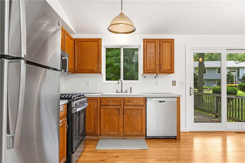 Single Family Residence at 107 Huckleberry Road, North Kingstown, photo 10 of 29