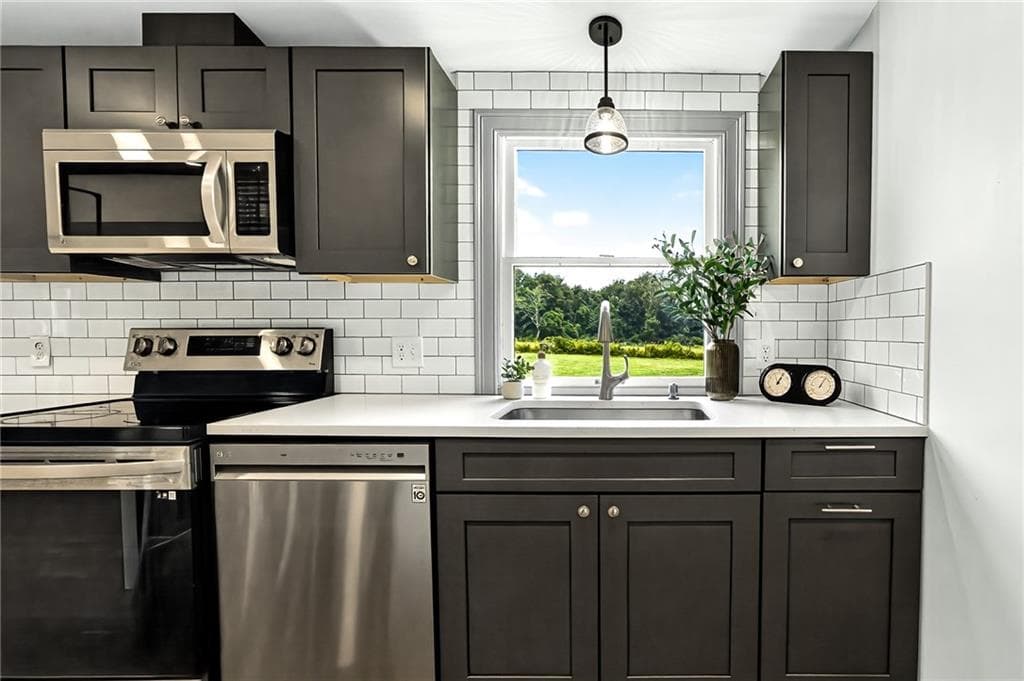 Single Family Residence at 1747 Mooresfield Road, South Kingstown, photo 36 of 50