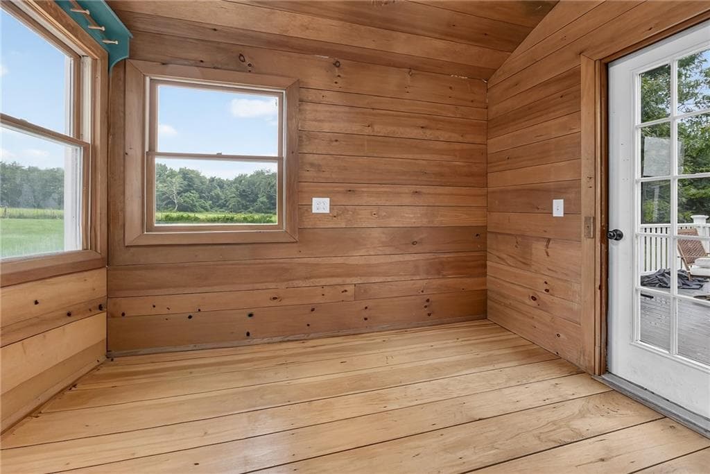 Single Family Residence at 1747 Mooresfield Road, South Kingstown, photo 32 of 50