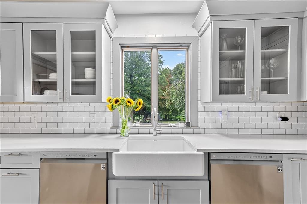 Single Family Residence at 1747 Mooresfield Road, South Kingstown, photo 29 of 50