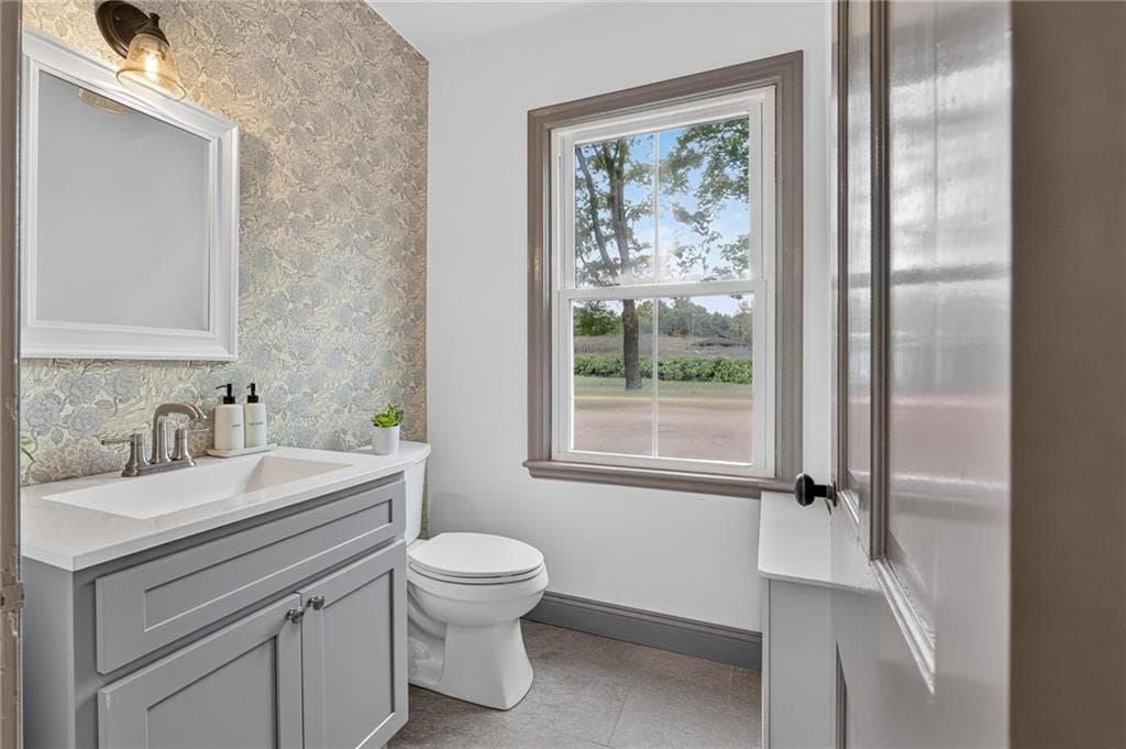 Single Family Residence at 1747 Mooresfield Road, South Kingstown, photo 21 of 50