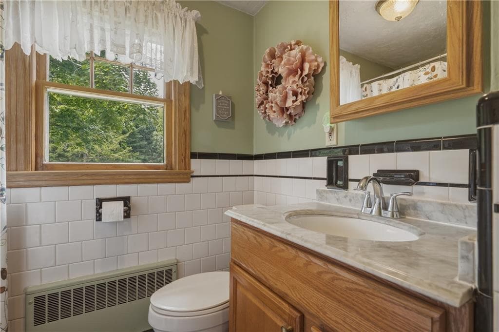 Single Family Residence at 880 Victory Highway, Burrillville, photo 16 of 34