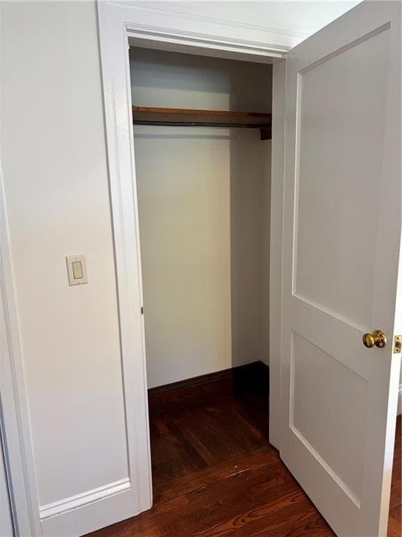 Single Family Residence at 56 Chesterfield Avenue, Warwick, photo 12 of 15